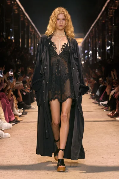 Look 1